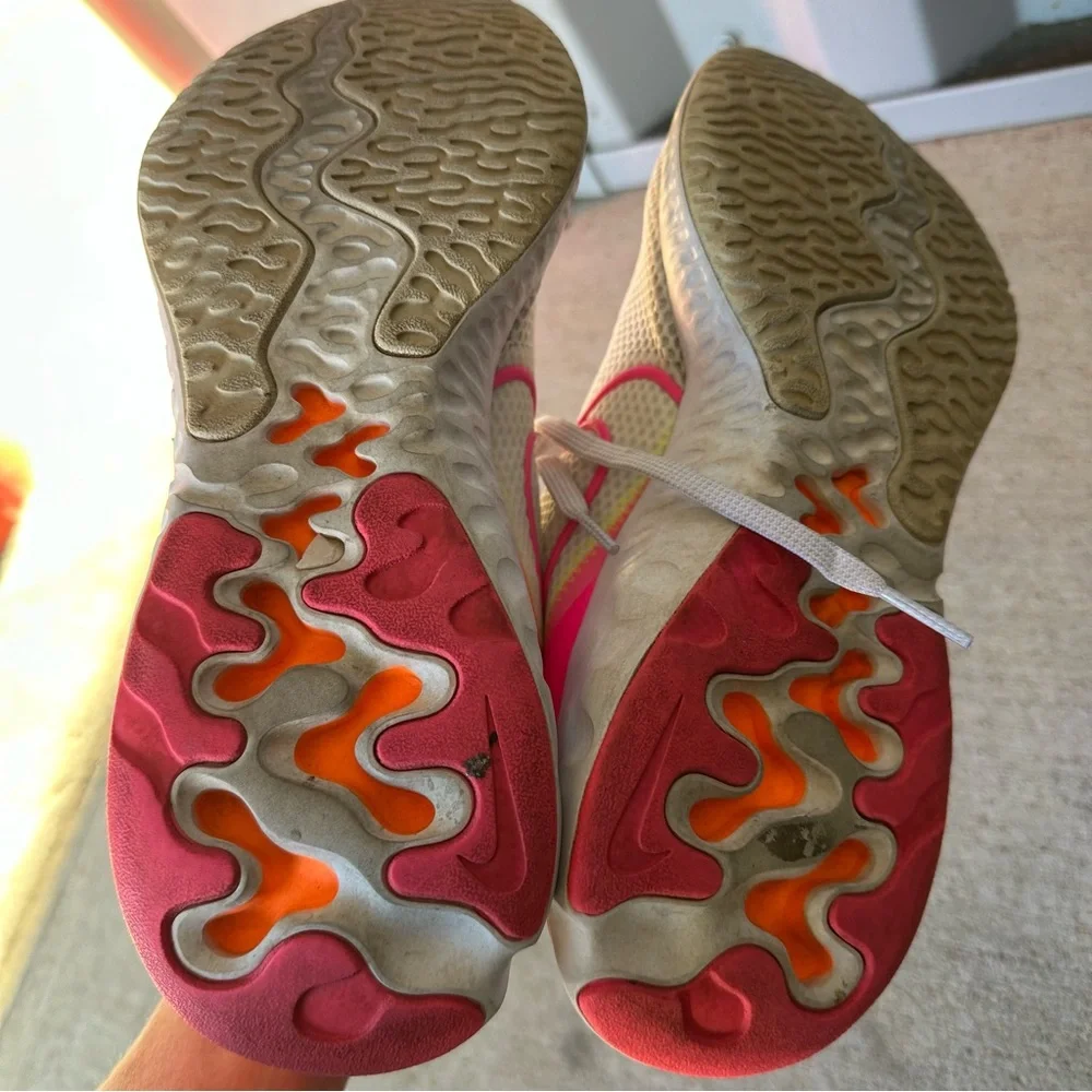 Nike Renew Run Shoes Women Size 9 White Pink Blast Mesh Running Sneaker - Picture 7 of 8